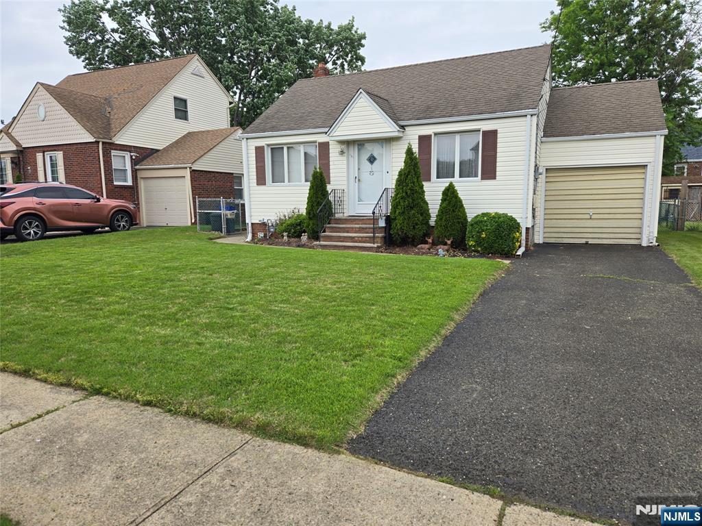 Property for Sale at 131 Palsa Avenue, Elmwood Park, New Jersey - Bedrooms: 2 
Bathrooms: 1 
Rooms: 5  - $429,900