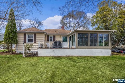 MLS: 25012285