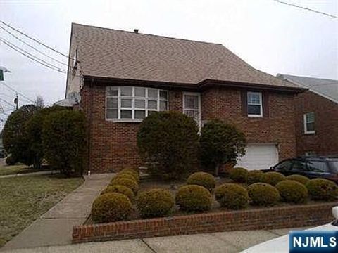 Photo of 225 Desoto Pl, Cliffside Park, NJ 07010 (MLS # 26011337)