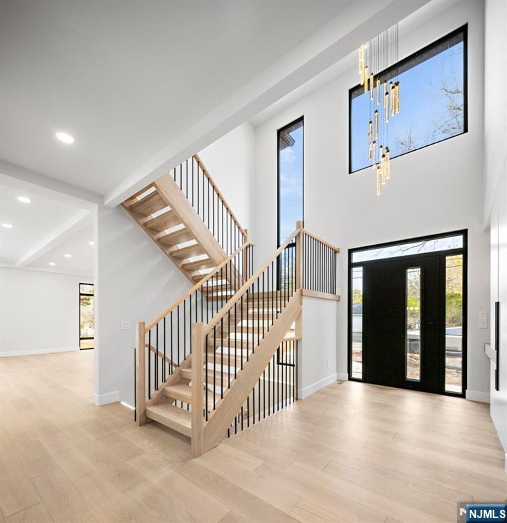 Photo of 12 Meadow Court, Norwood, NJ 07648 (MLS # 26010136)