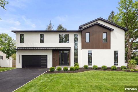 Photo of 12 Meadow Court, Norwood, NJ 07648 (MLS # 26010136)