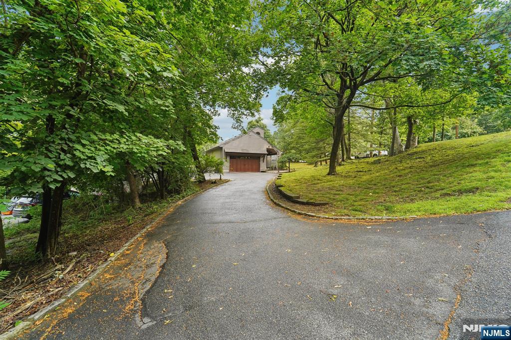 60 Toms Lake Road