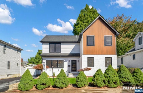 Photo of 285 Washington Street, Teaneck, NJ 07666 (MLS # 26039556)