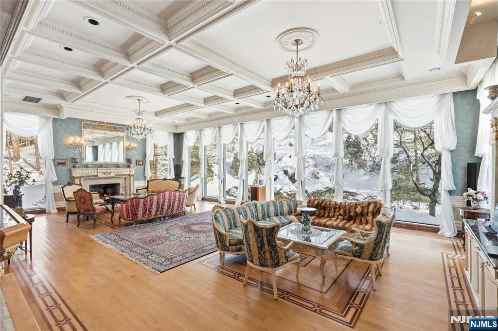 12 E Saddle River Road