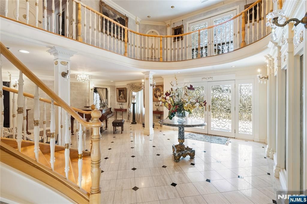 Photo of 12 E Saddle River Road, Saddle River, NJ 07458 (MLS # 26002962)