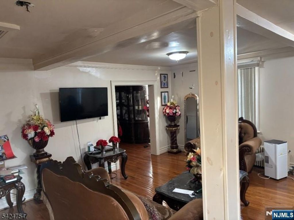 Photo of 20 Whittlesey Avenue, West Orange, NJ 07052 (MLS # 26014107)