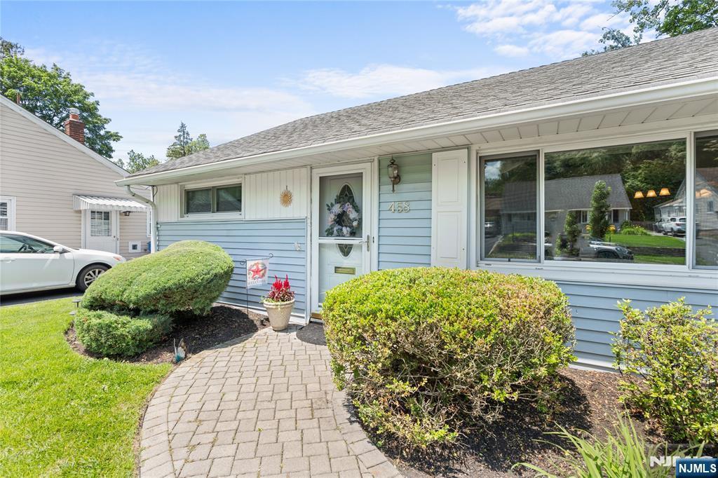 458 Riverside Terrace