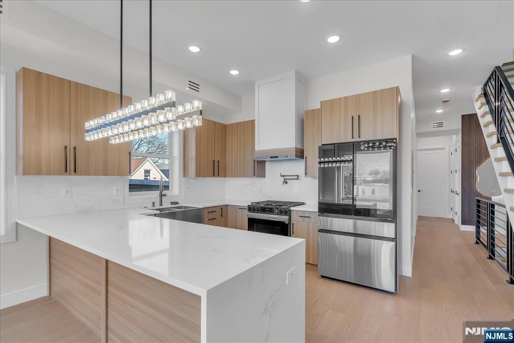 206 Clendenny Avenue 2
