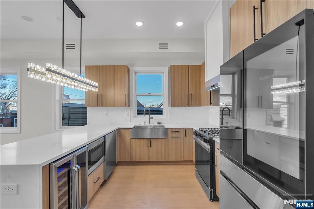 206 Clendenny Avenue 2