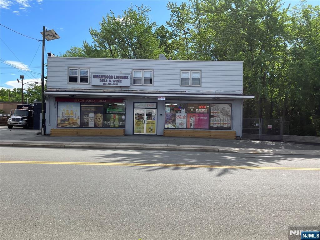 545 Mola Boulevard, Elmwood Park, New Jersey -  - 