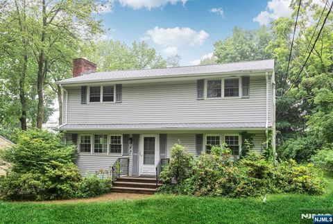 Photo of 27 Alpine Drive, Alpine, NJ 07620 (MLS # 25020125)
