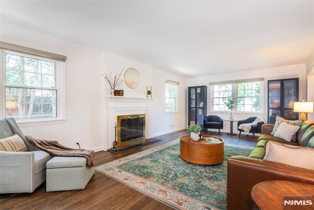 122 Crest Road