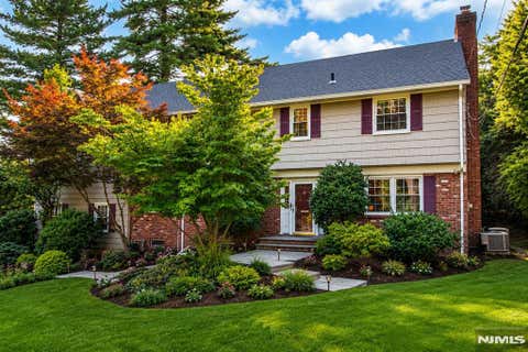 Photo of 122 Crest Road, Ridgewood Village, NJ 07450 (MLS # 26027791)
