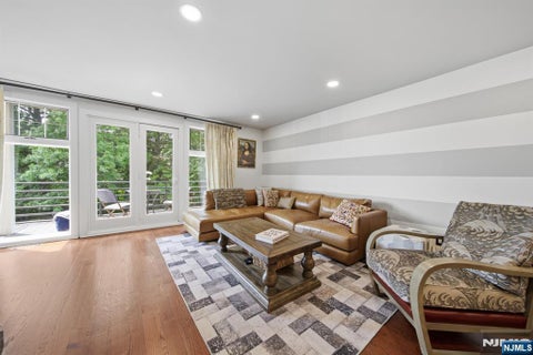 Photo of 31 Grand Cove Way #E31, Edgewater, NJ 07020 (MLS # 26035387)