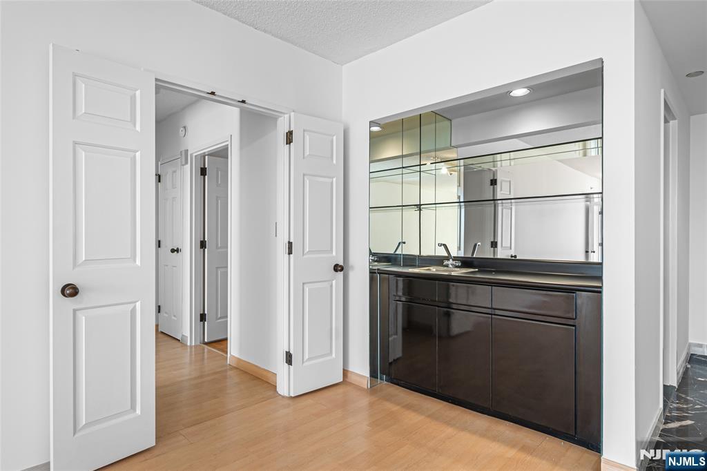 900 Palisade Avenue 5A