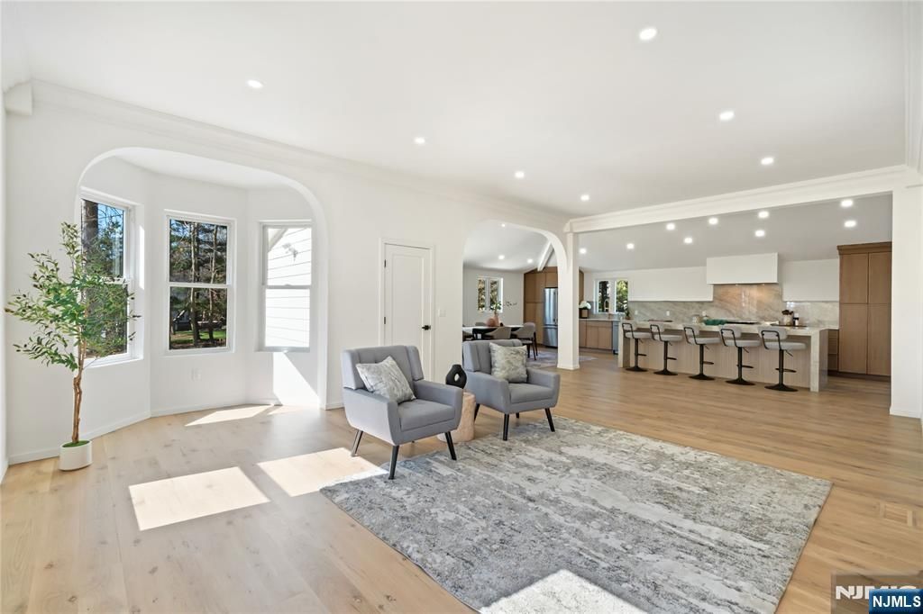 Photo of 175 E Crescent Avenue, Allendale, NJ 07401 (MLS # 26012565)