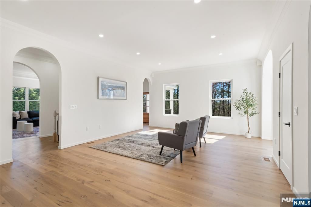 Photo of 175 E Crescent Avenue, Allendale, NJ 07401 (MLS # 26012565)