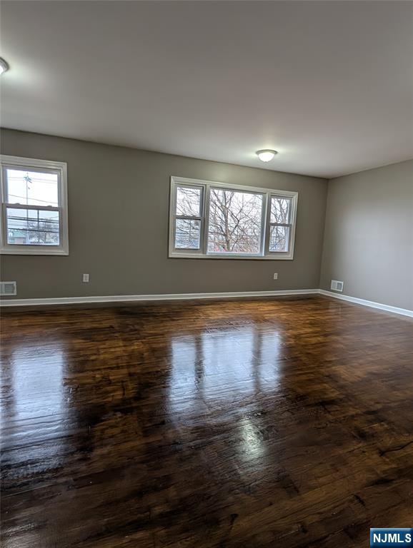 Rental Property at 456 Clarkson 454, Elizabeth, New Jersey - Bedrooms: 3 
Bathrooms: 1 
Rooms: 6  - $3,000 MO.