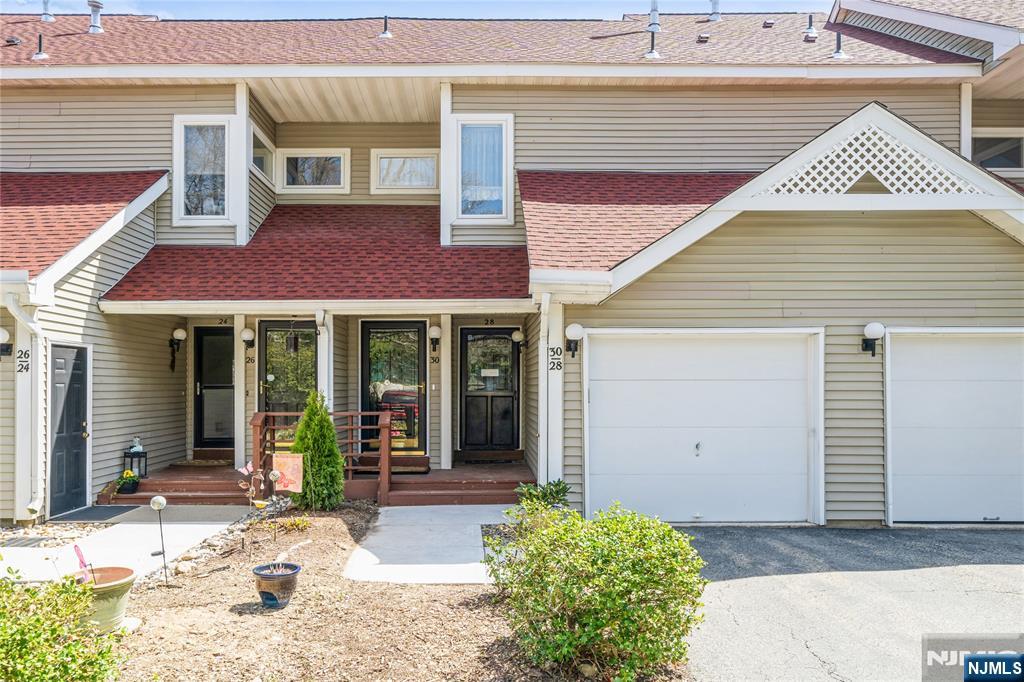 Property for Sale at 30 Pine Hollow Court, Jefferson Twp, New Jersey - Bedrooms: 2 
Bathrooms: 2  - $365,000