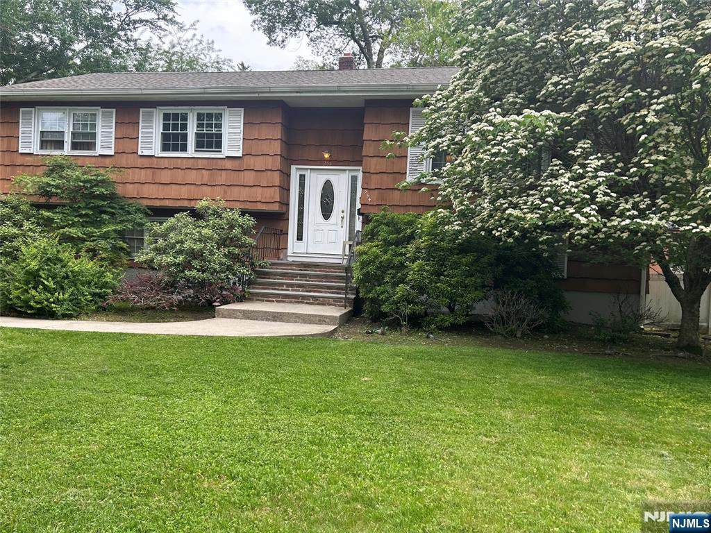 Property for Sale at 254 Darlington Avenue, Ramsey, New Jersey - Bedrooms: 4 
Bathrooms: 3 
Rooms: 8  - $699,900