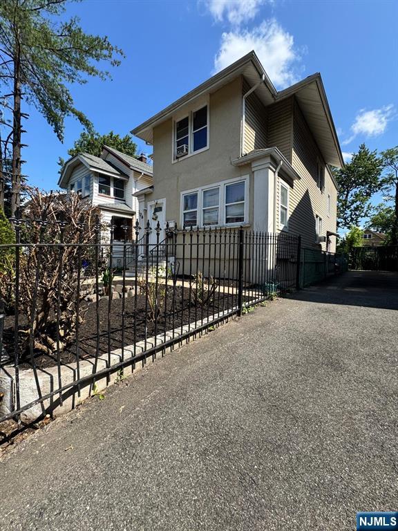 106 Summit Street