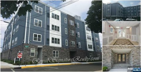 Photo of 62 Bergen Turnpike Turnpike #4D, Ridgefield Park, NJ 07660 (MLS # 25044009)