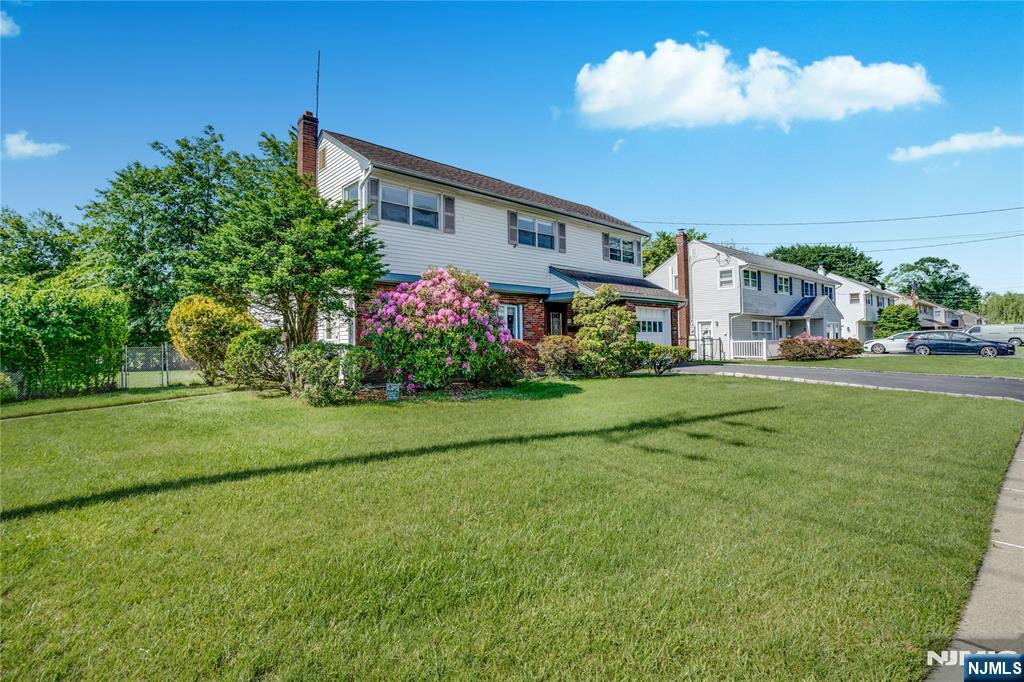 73 White Beeches Drive