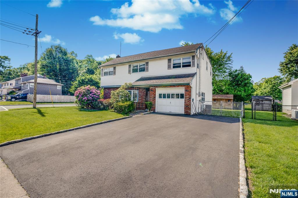 73 White Beeches Drive