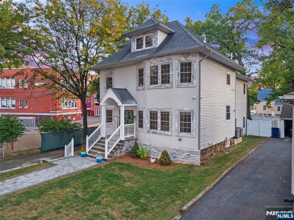 Photo of 81 Fairmount Avenue, Hackensack, NJ 07601 (MLS # 25035870)