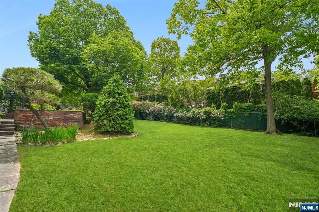 Photo of 188 Charlotte Place, Englewood Cliffs, NJ 07632 (MLS # 26018094)