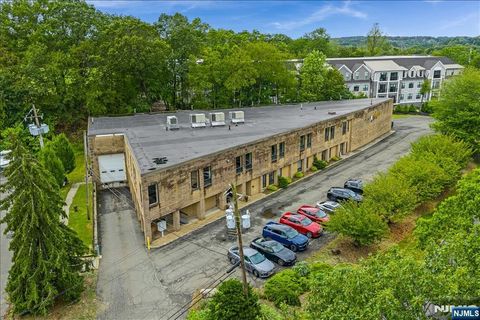 Photo of 3 Tice Road #Suite A & B, Franklin Lakes, NJ 07417 (MLS # 26007784)