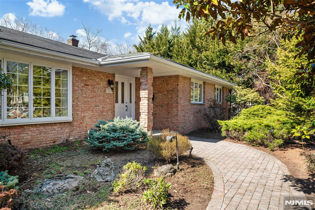 Property for Sale at 242 Brook Street, Harrington Park, New Jersey - Bedrooms: 3 
Bathrooms: 3 
Rooms: 10  - $1,289,000