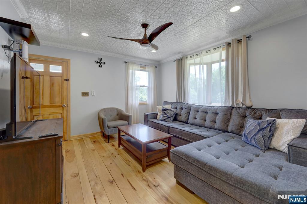 14 N Railroad Avenue