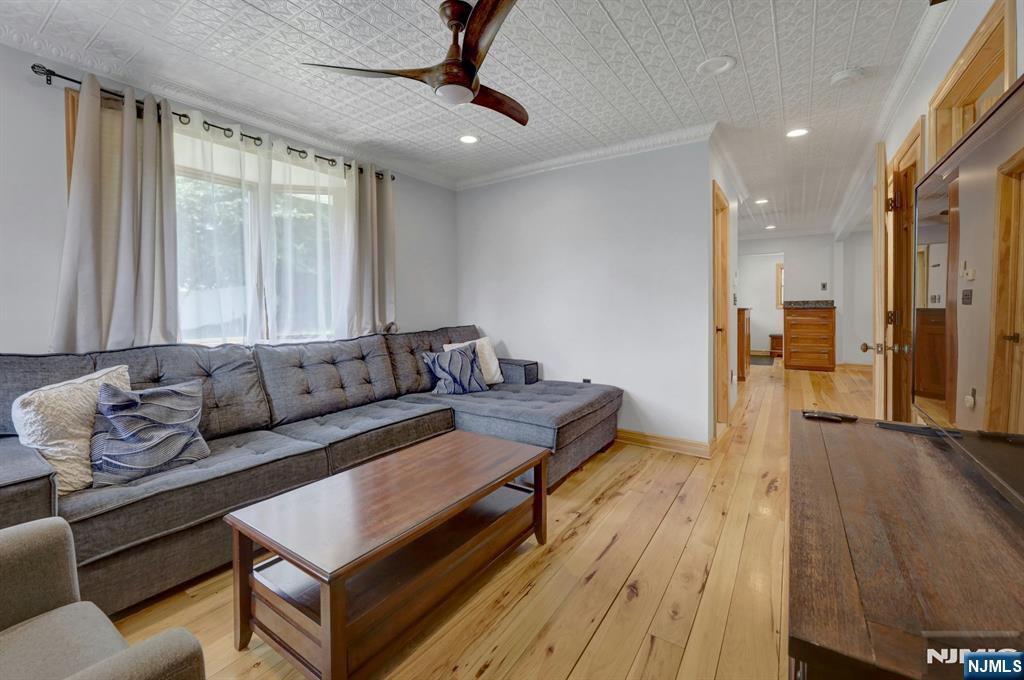 14 N Railroad Avenue