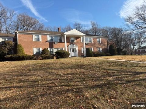 Photo of 4 Rolling Ridge #C, Montvale, NJ 07645 (MLS # 26009290)