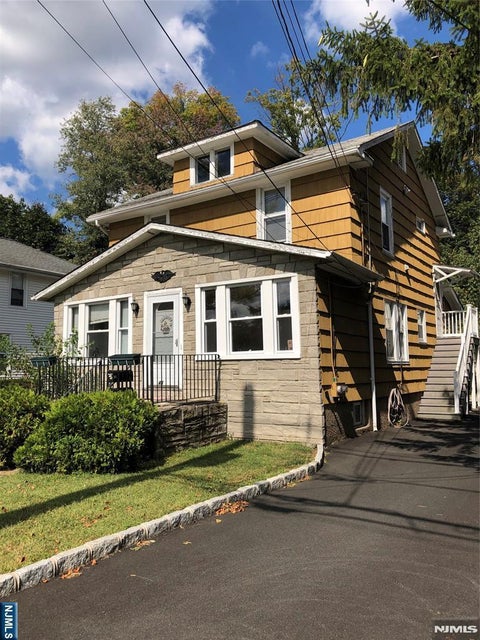 Photo of 45 Diamond Bridge AVE #2, Hawthorne, NJ 07506 (MLS # 26029297)
