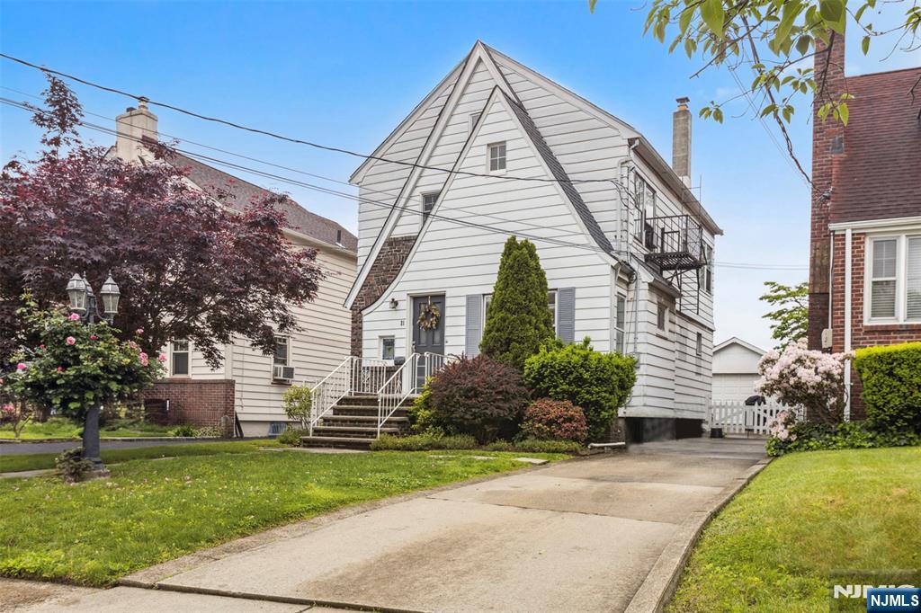 Property for Sale at 21 Berkeley Avenue, Belleville, New Jersey - Bedrooms: 3 
Bathrooms: 2 
Rooms: 12  - $525,000