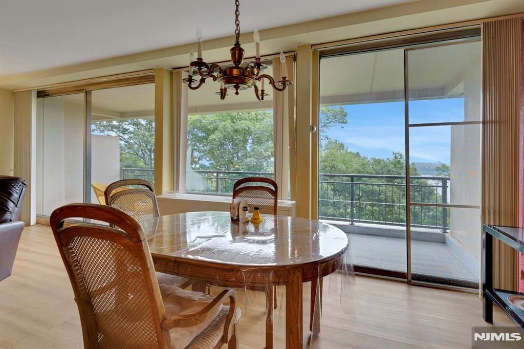 1 Horizon Road 408