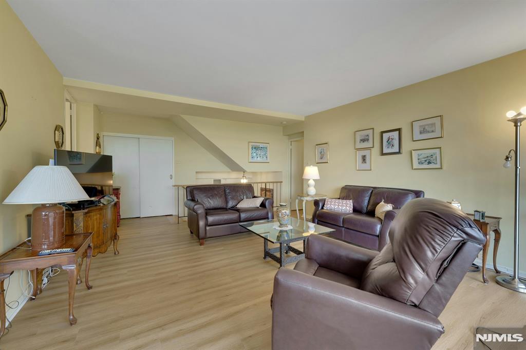 1 Horizon Road 408