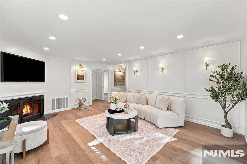 Homes for Sale in Northern NJ | ThisIsRiverEdge.com 14 Parsons Court
