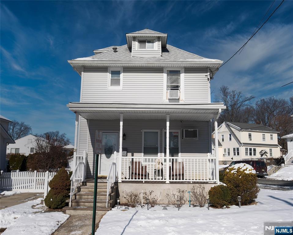 2 Hilton Street, Clifton, New Jersey - 3 Bedrooms  
2 Bathrooms  
7 Rooms - 