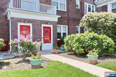 927 Commonwealth Drive 4 Teaneck NJ 07666