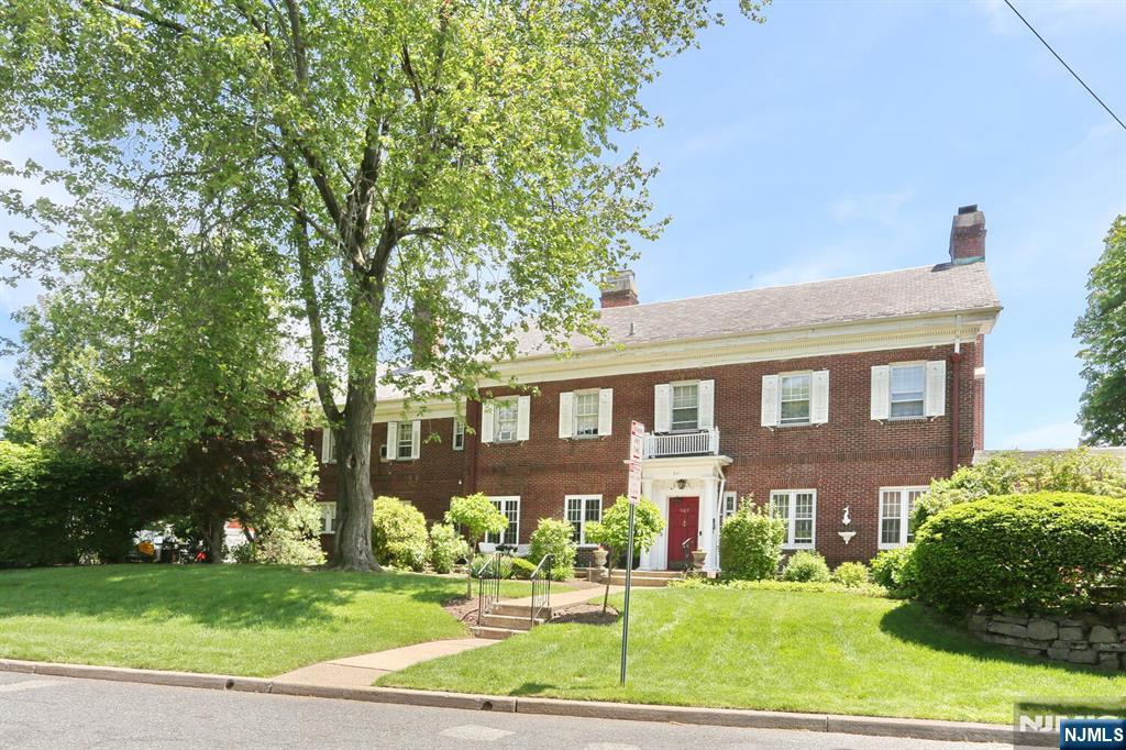 927 Commonwealth Drive 4
