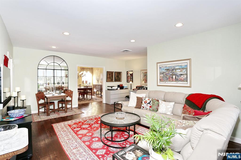 927 Commonwealth Drive 4