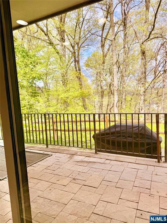 528 Upperway