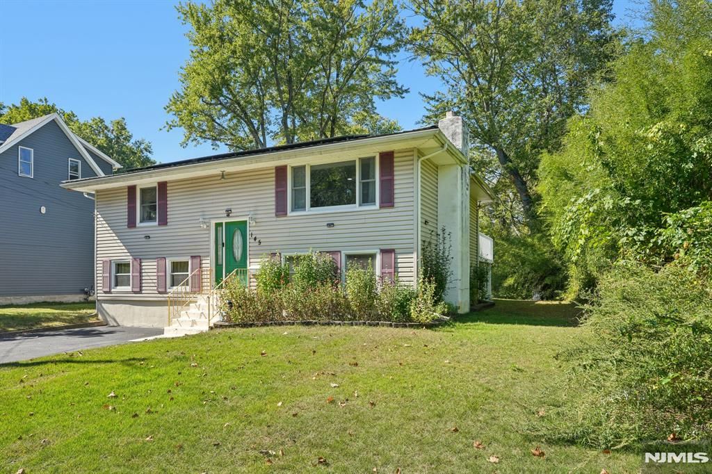 Photo of 145 Catherine Avenue, Mahwah, NJ 07430 (MLS # 25035742)