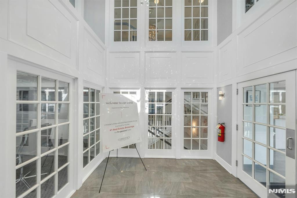 40 Ridgewood Avenue