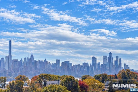 Photo of 300 Winston Drive #920, Cliffside Park, NJ 07010 (MLS # 26039673)