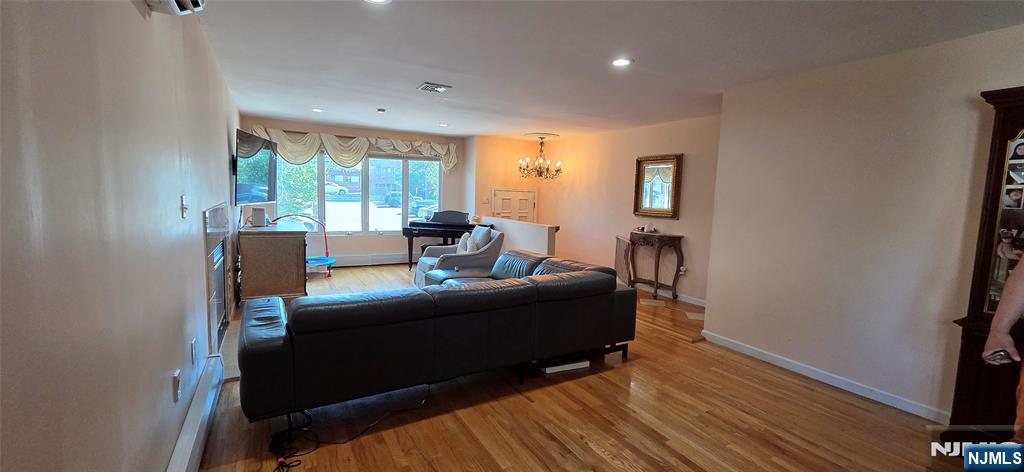 10 Edsall Avenue B
