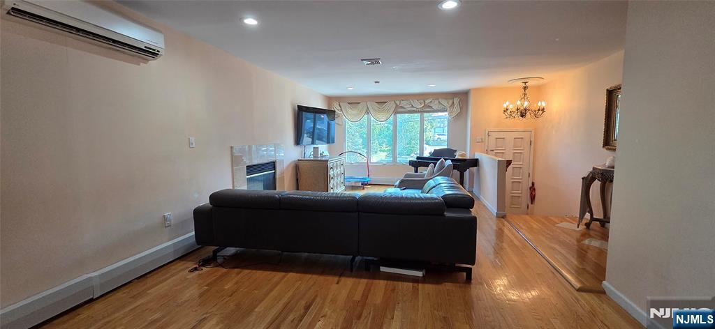 10 Edsall Avenue B